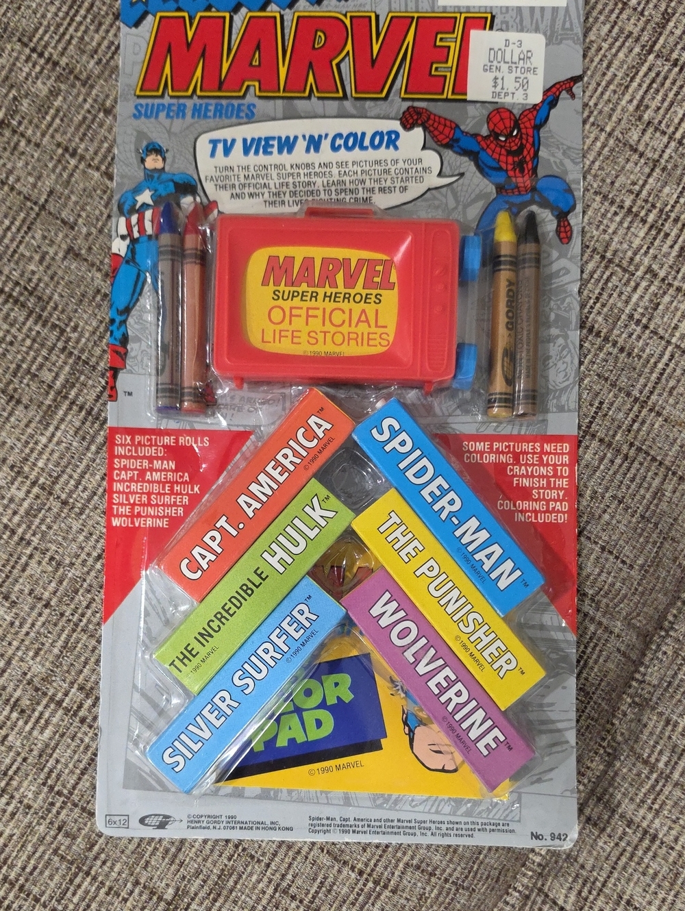 Marvel Red TV View 'N' Color Kit with Multicolor Character Bands
